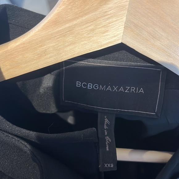 Black BCBG cape - Picture 3 of 3